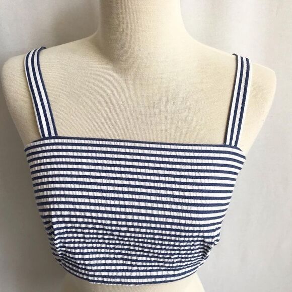 Club Monaco stripe seersucker crop top size 00 - Picture 3 of 11